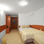 Paweł Kwatera prywatna *