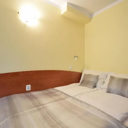 Pawel * 포고르젤리차